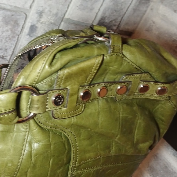 B. Makowsky Olive Green Leather Shoulder Bag – Luxe Distressed Finish | - Picture 4 of 7